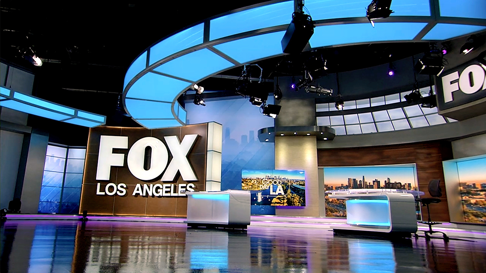 Fox-11-KTTV_studio_21