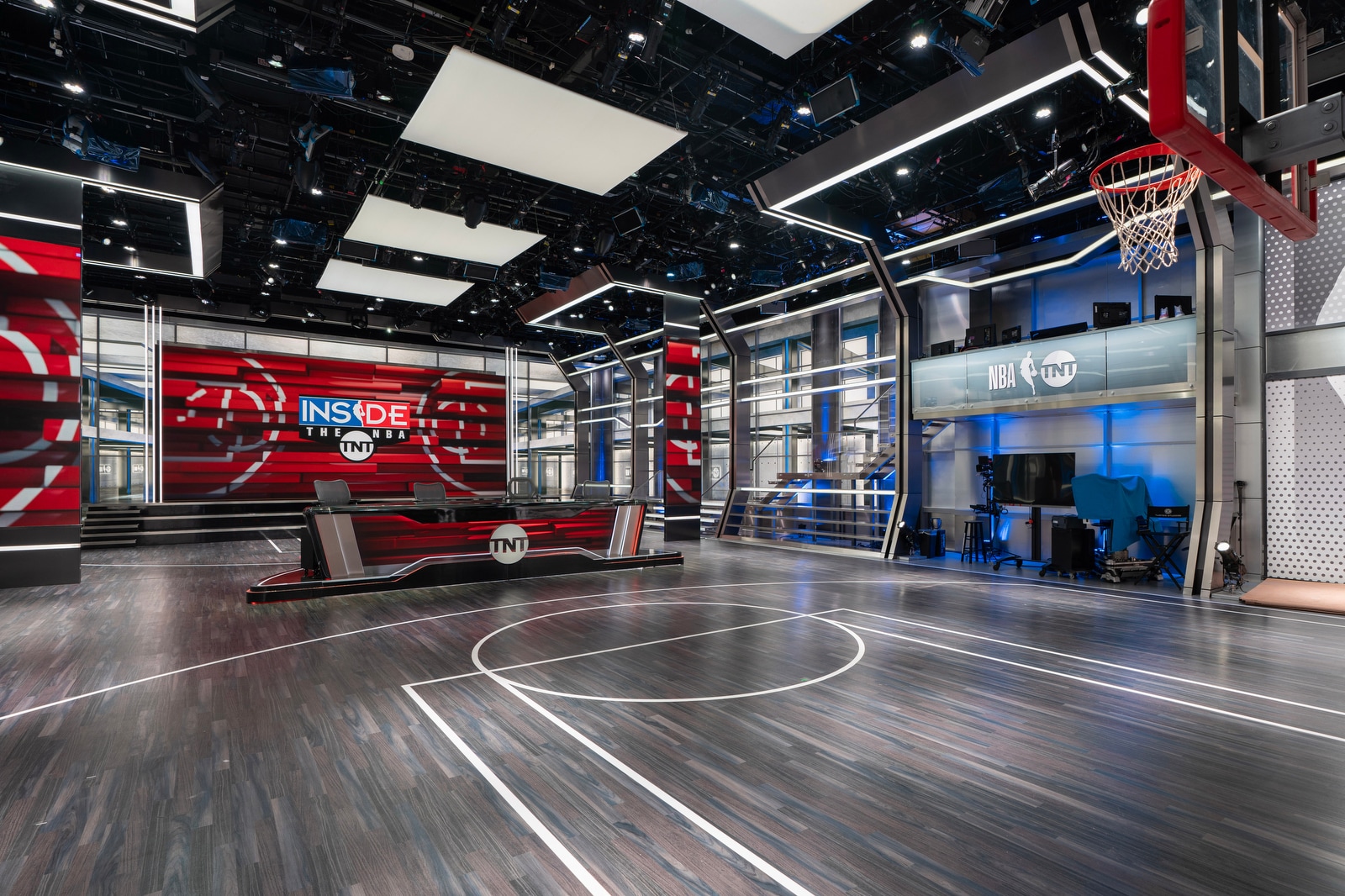 NBA-TNT-Studio-J_2022_27