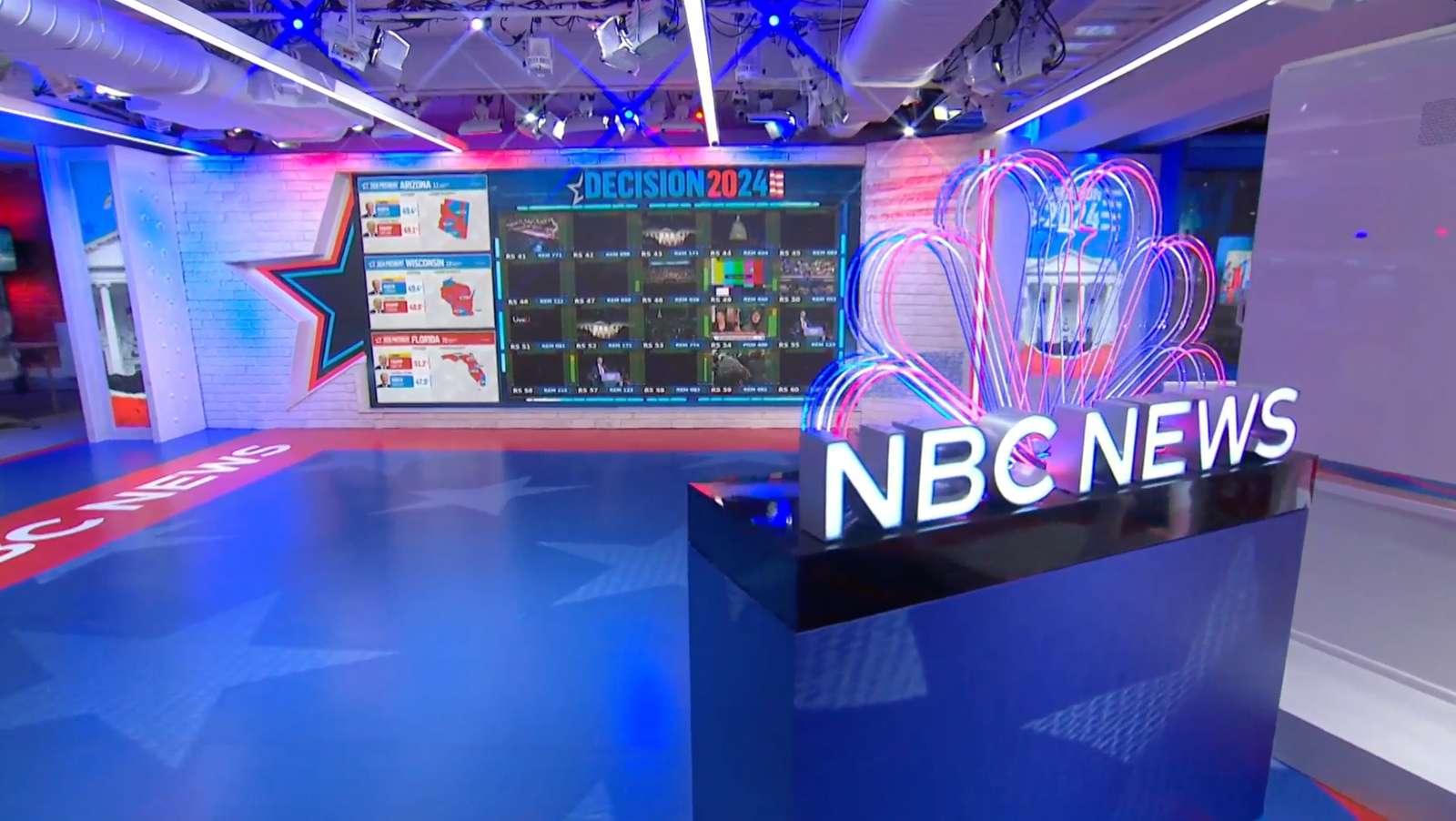 NBC-News_studio-4e_election-night_021