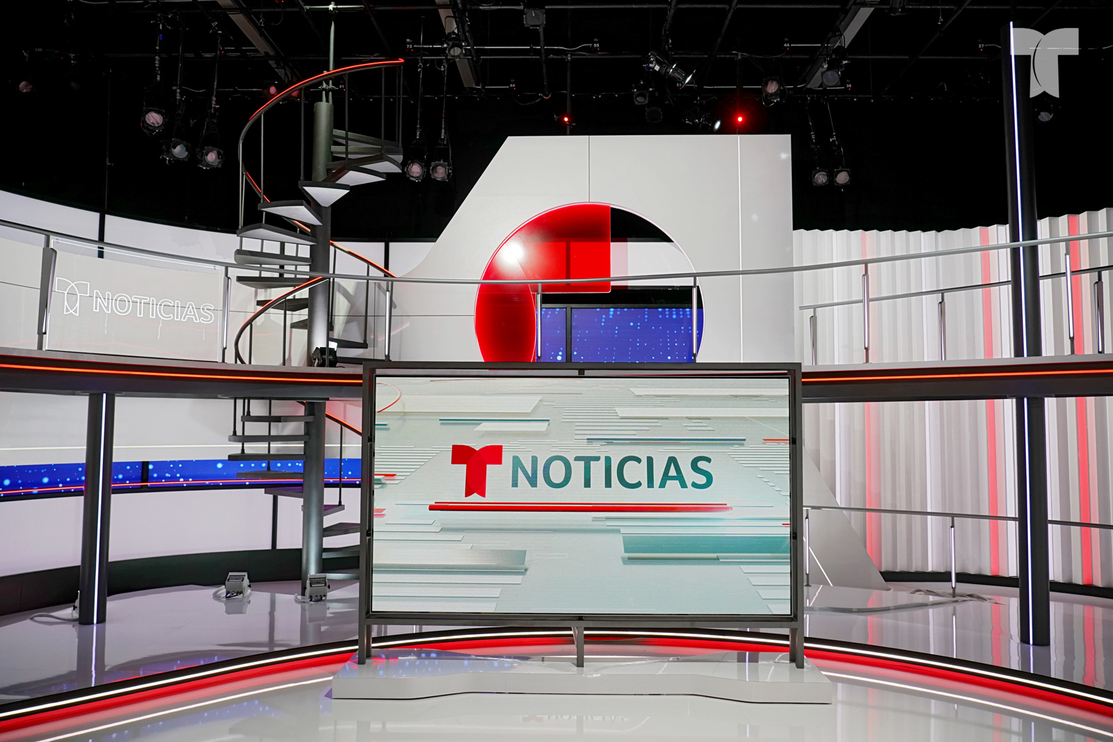 ncs_noticias-telemundo-estudio-miami_0004