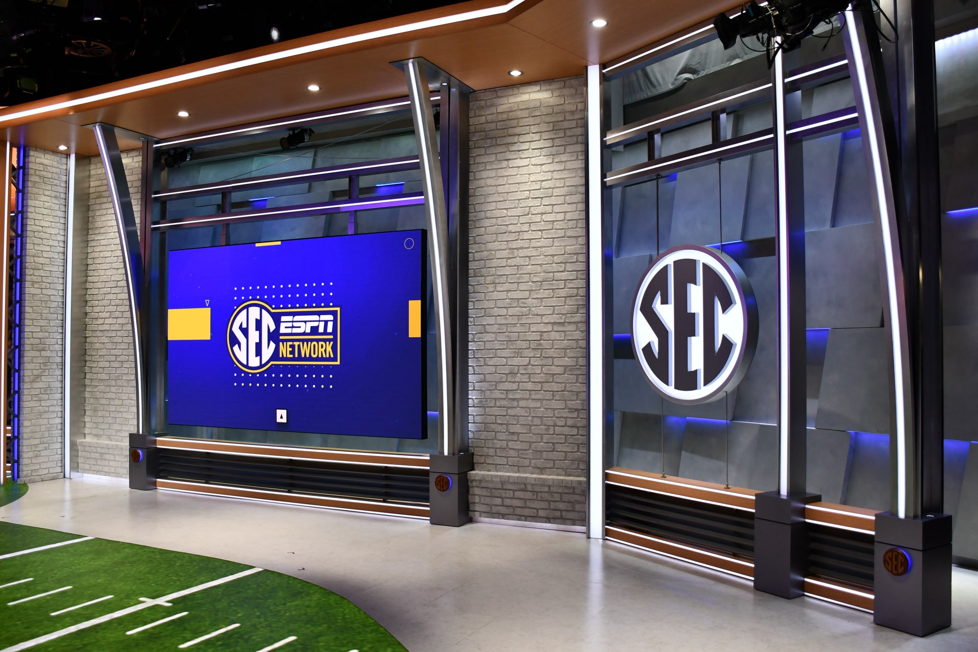sec-network_studio-a_2026_0064