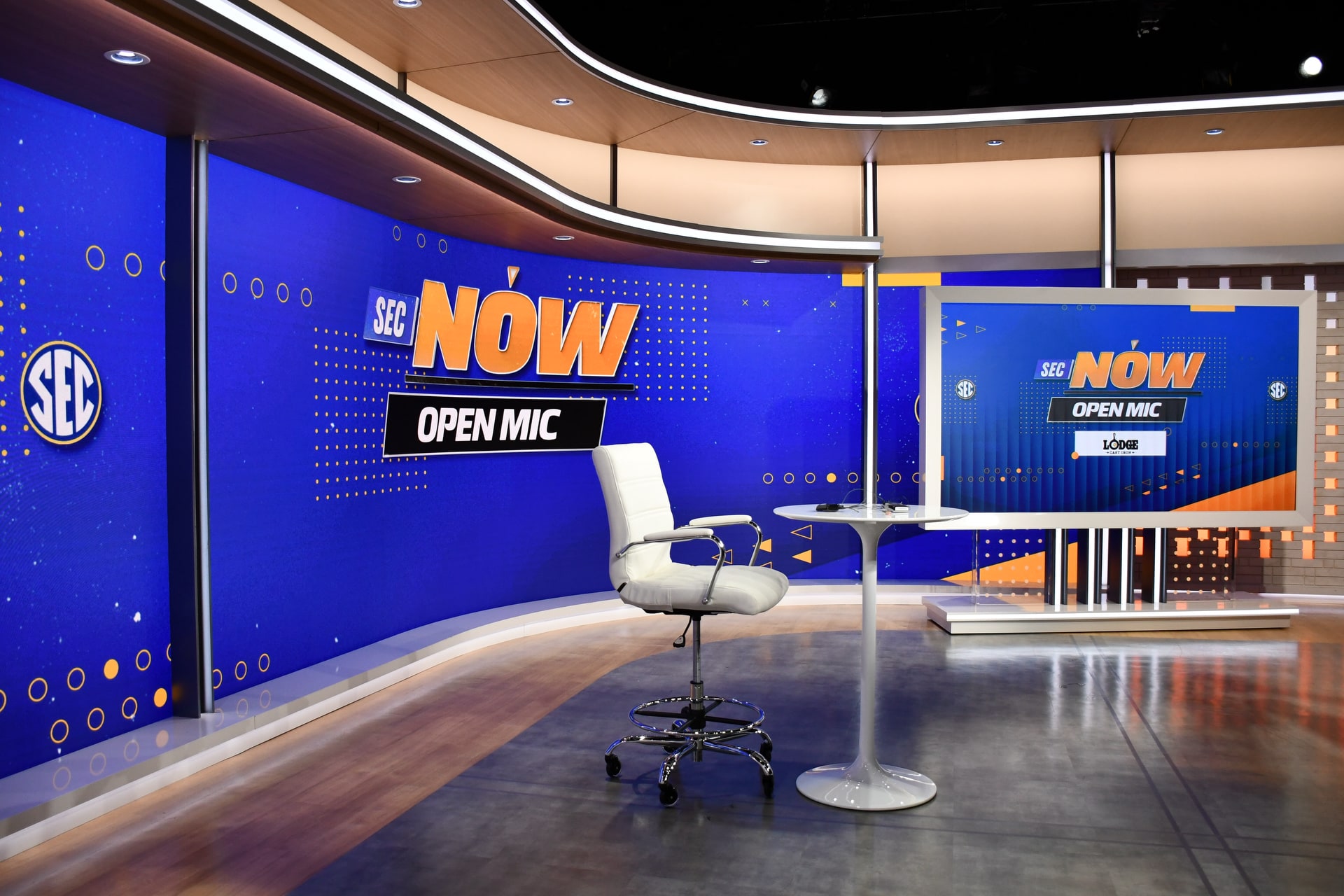 sec-network_studio-b_2026_0049