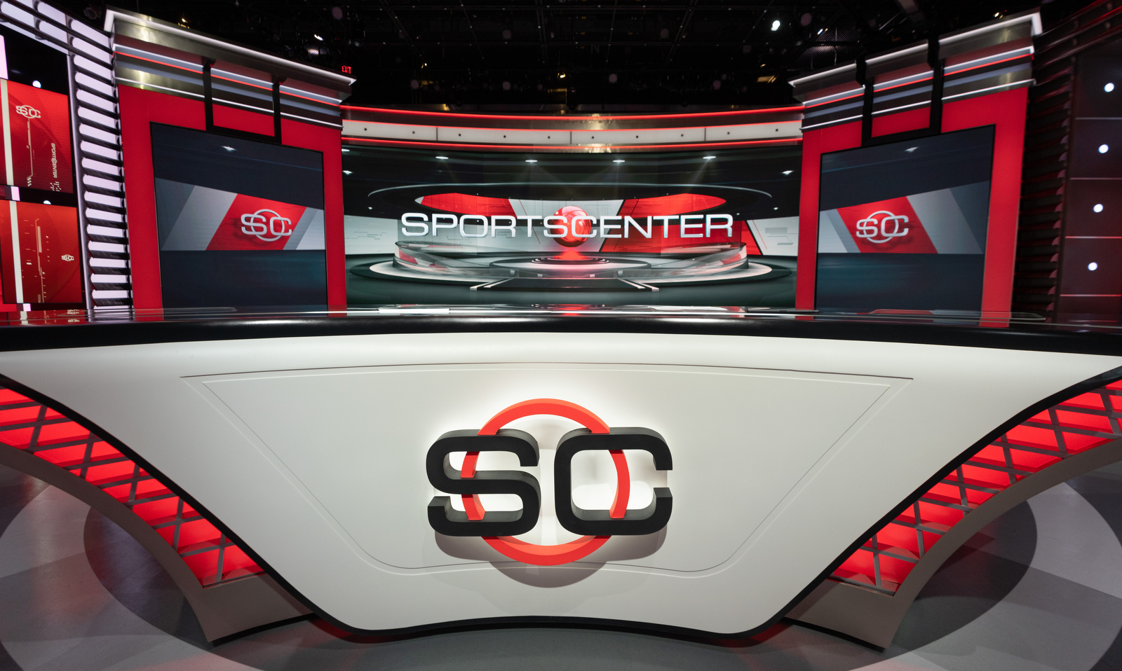 ESPN_SportsCenter_Studio-X_28