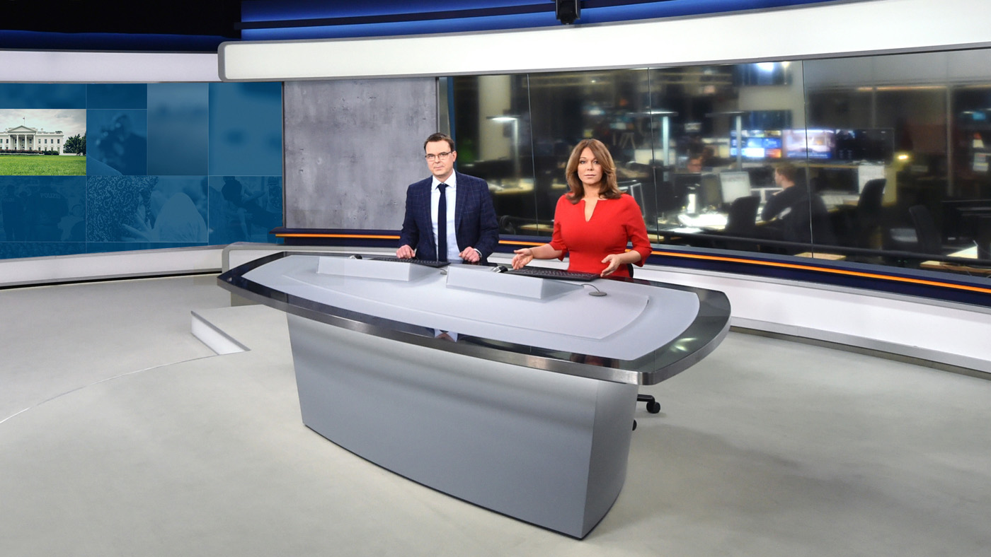 N24 wird WELT - Start in die Woche der Namensänderung / Workspace für die Journalisten vor der Kamera / Studioumbau abgeschlossen. Tatjana Ohm und Thomas Klug am neuen Moderationstisch. Weiterer Text über ots und www.presseportal.de/nr/13399 / Die Verwendung dieses Bildes ist für redaktionelle Zwecke honorarfrei. Veröffentlichung bitte unter Quellenangabe: 